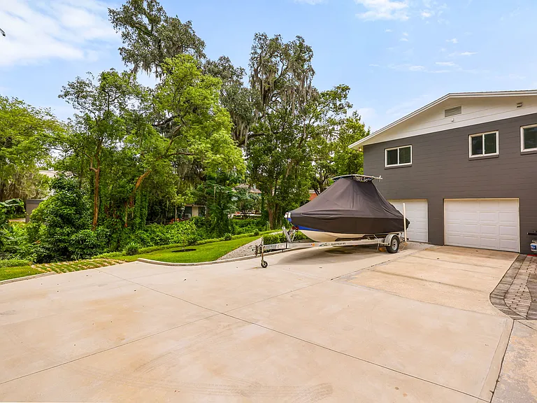 1440 Bonnie Burn Cir — Photo 27
