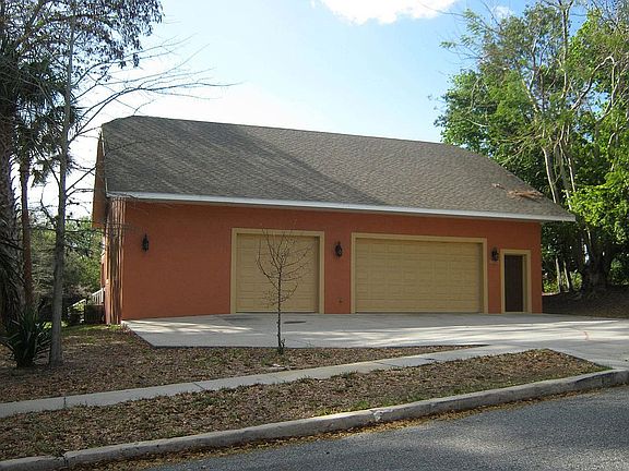 2nd image of 1632 East Ave