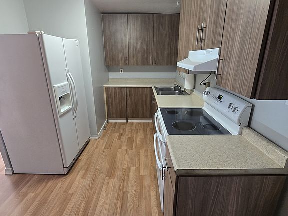4th image of 232 Espanola St NE APT C