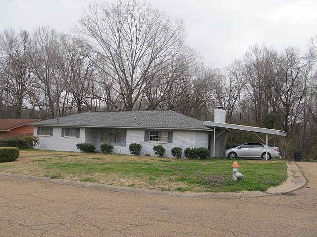 2nd image of 331 Shady Ln