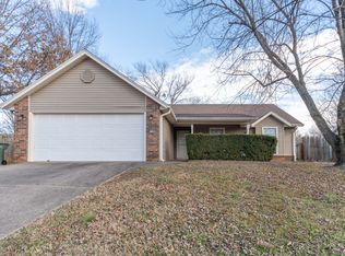 1948 N Albany Ln, Fayetteville, AR 72704