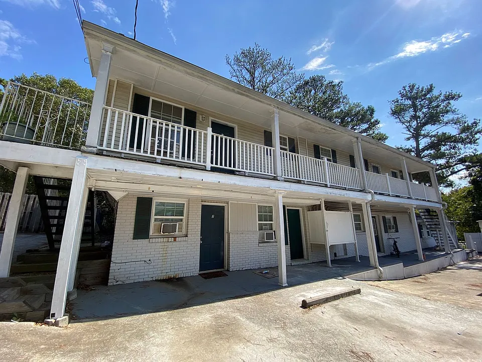 136 Corbin St #6