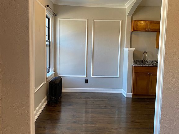 4th image of 4332 N Oakland Ave APT 5