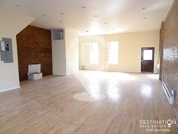 3rd image of 1272 Bay St