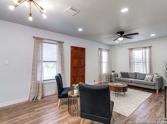5th image of 108 Bonnell Dr
