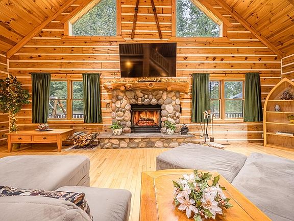 4th image of 8328 White Pine Rdg