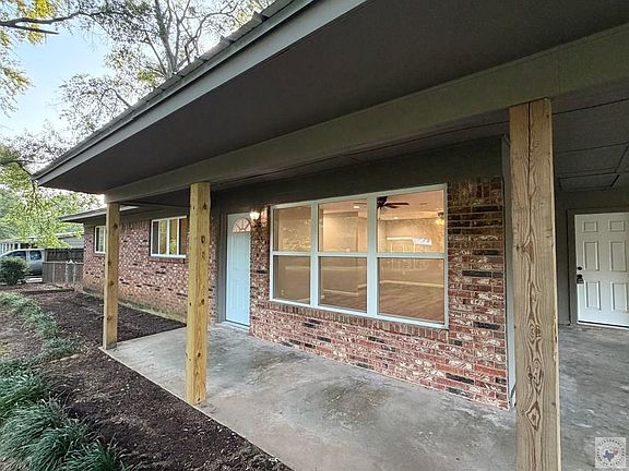 5th image of 515 Manor Way