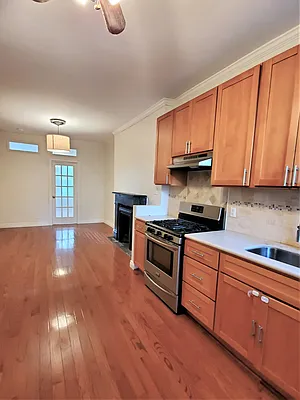 Rented by Amicourt LLC | media 1