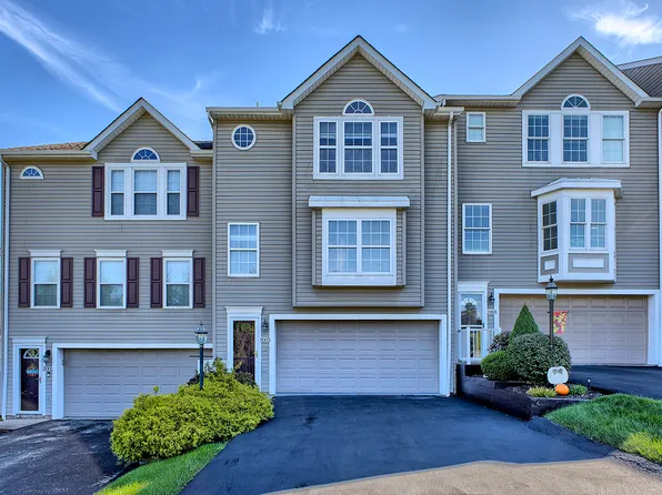 2003 Trail Side Ct, Jeannette, PA 15644