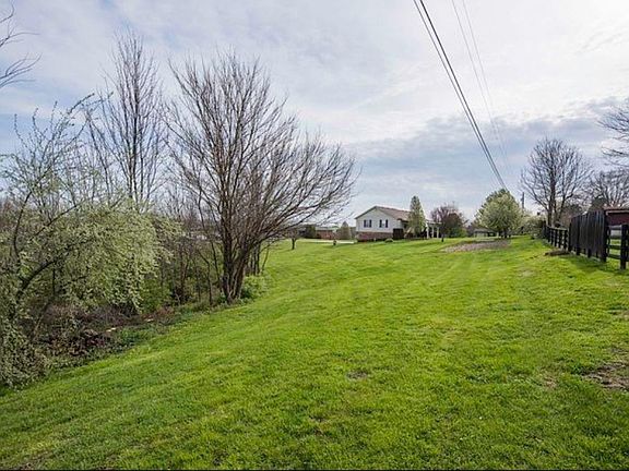 2nd image of 1815 Adkinson Dr