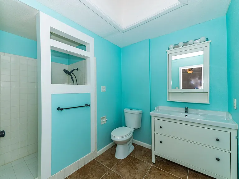 8110 Scottshill — Photo 17