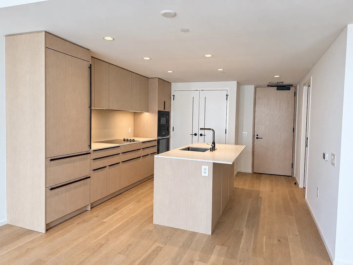 1 bed, 750 sqft, $5,300 — Photo 1