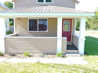 218 N Water St, Algoma, WI 54201