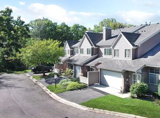 2703 Autumnwood Ln, Minnetonka, MN 55305