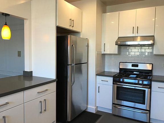 2nd image of 1333 Balboa St