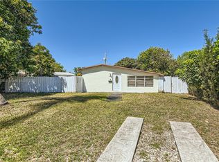 1753 NE 178th St, North Miami Beach, FL 33162