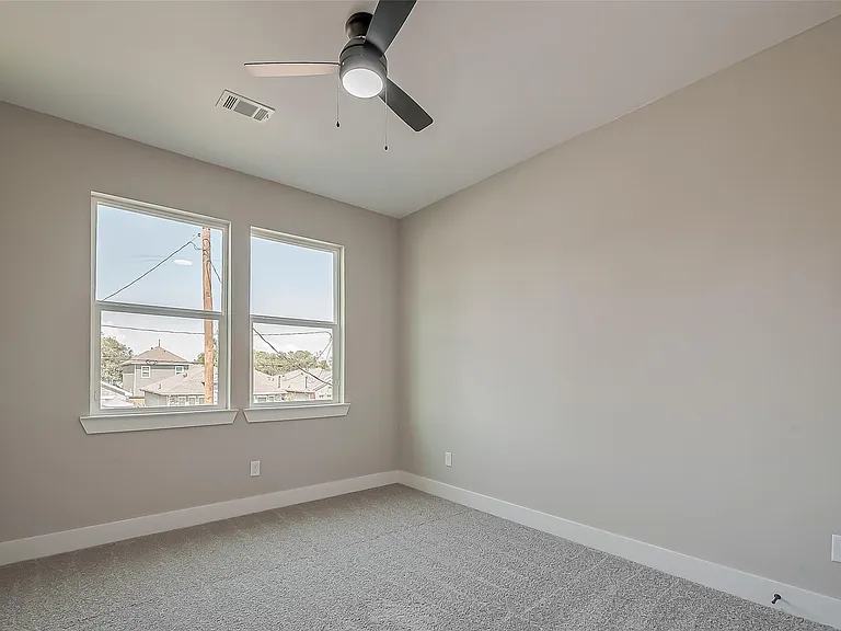 8128 Chateau St — Photo 31
