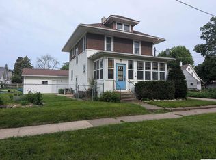 416 S Carolina Ave, Mason City, IA 50401
