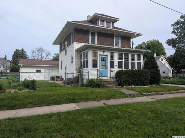 416 S Carolina Ave, Mason City, IA 50401