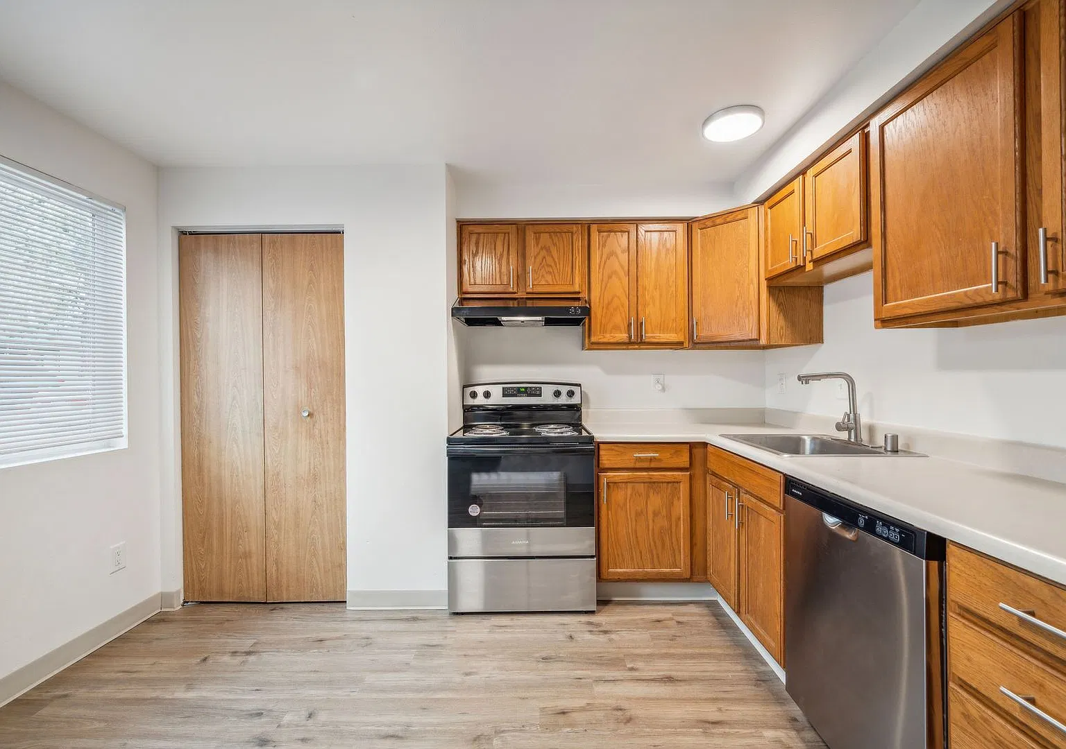 The 1800 Place Apartments — Photo 4