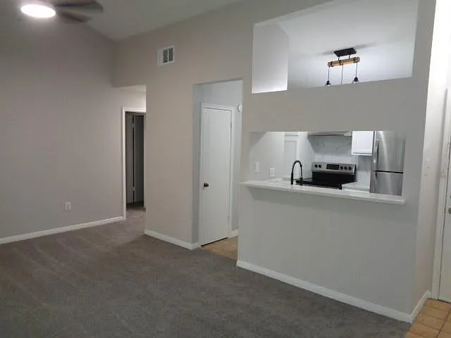 2 bed, 2.0 bath, 1106 sqft, $1,250 — Photo 3