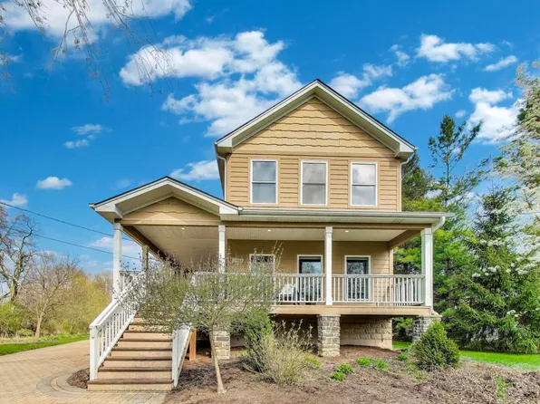 0S257 Summit Dr, Winfield, IL 60190