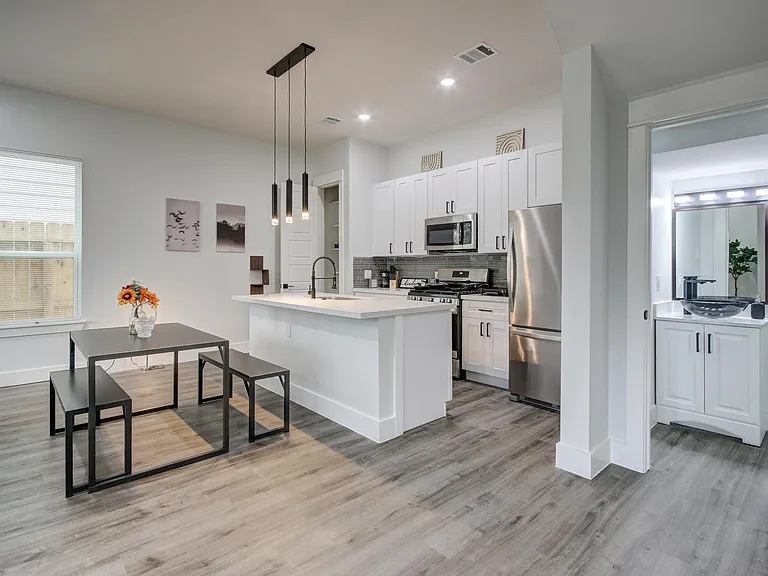 9305 Tower St — Photo 23