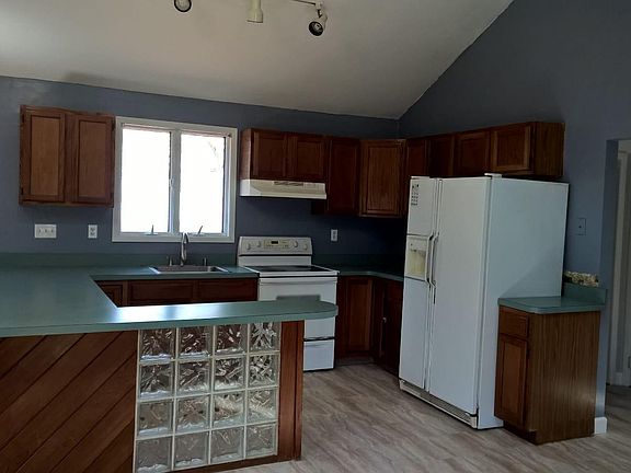 5th image of 143 Smithtown Polk Blvd