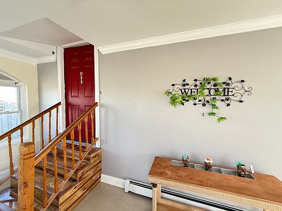 3rd image of 610 Laurelton Blvd #1