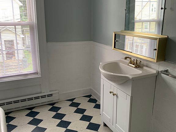 4th image of 88 Prospect St
