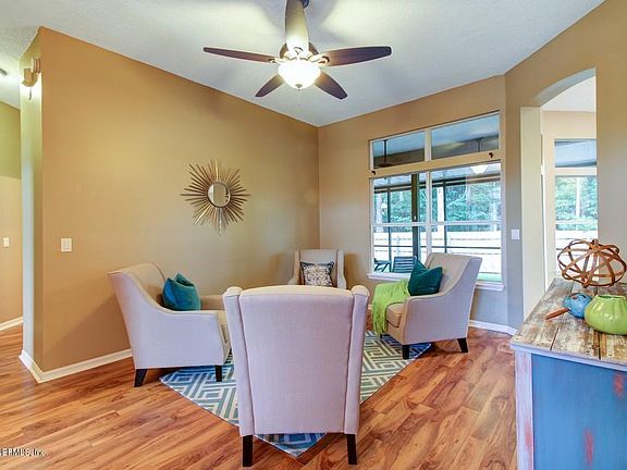 4th image of 12918 The Woods Dr S