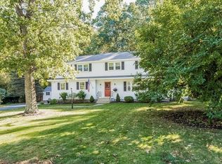 14 Berkeley Dr, Chelmsford, MA 01824