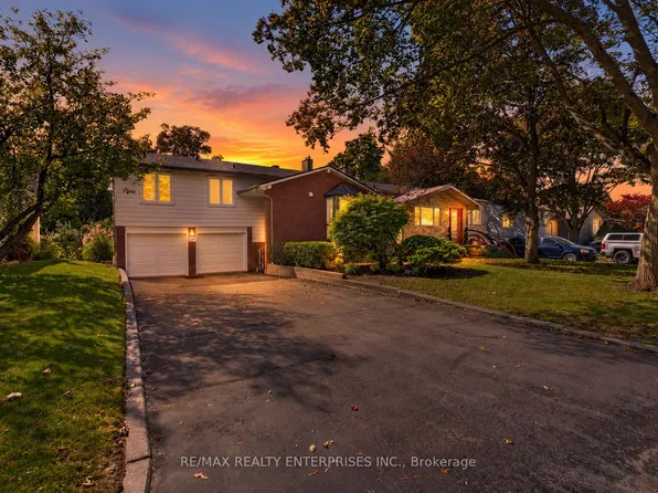 174 Bayview Fairways Dr, Markham, ON L3T 2Y8