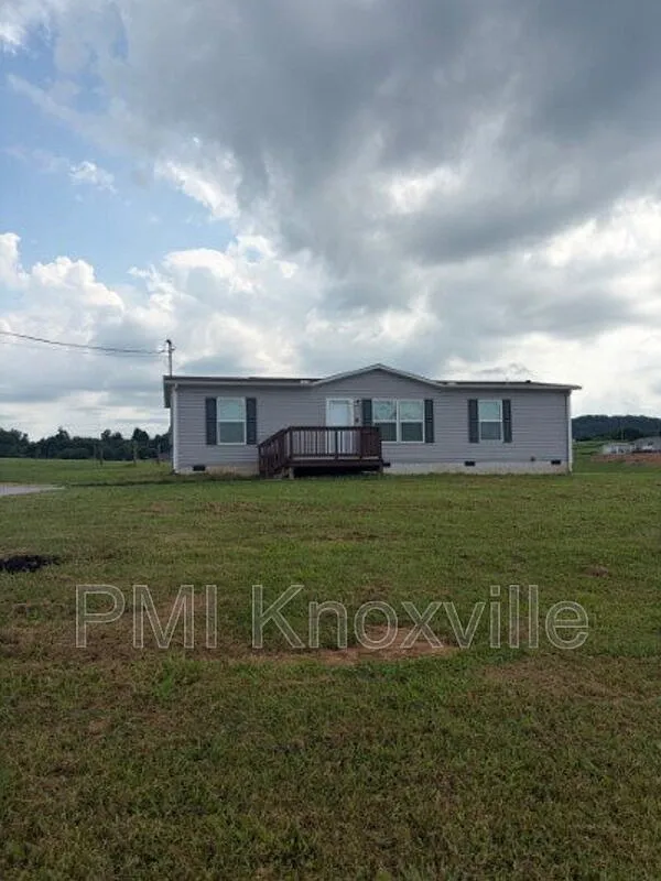 3 bed, 2.0 bath, 1344 sqft, $1,550 — Photo 1