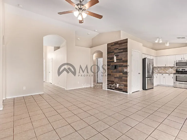 2135 E Brooks St — Photo 9