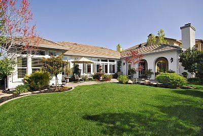 1st image of 702 Anna Pl
