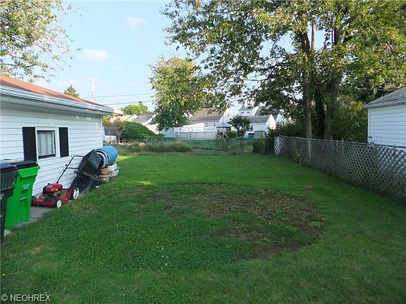 4th image of 31928 Willowick Dr