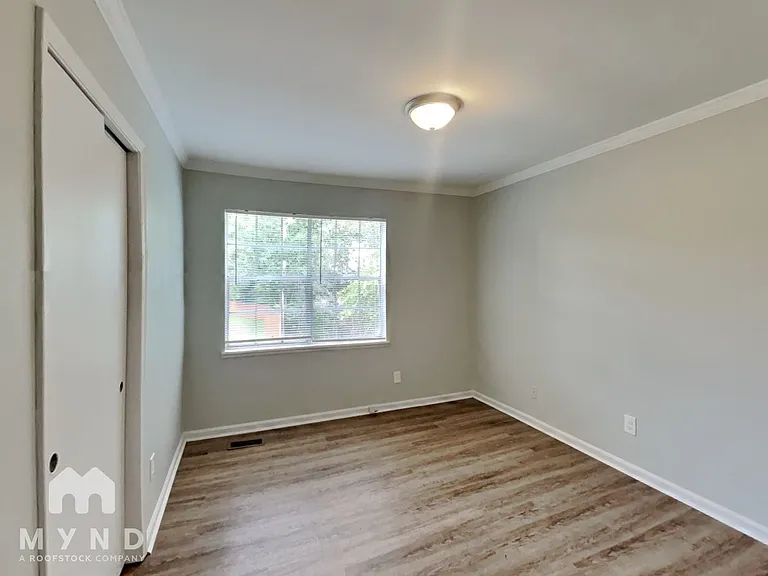 5190 Roger Dr — Photo 13