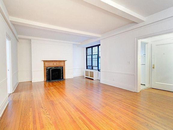 3rd image of 20 E 67th St APT 7F