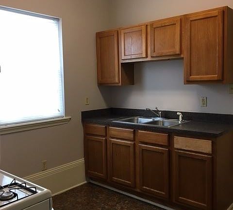 4th image of 2336 Lapeyrouse St