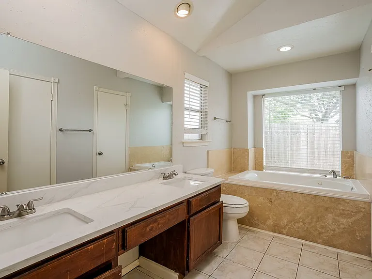16746 Summer Dawn Ln — Photo 11