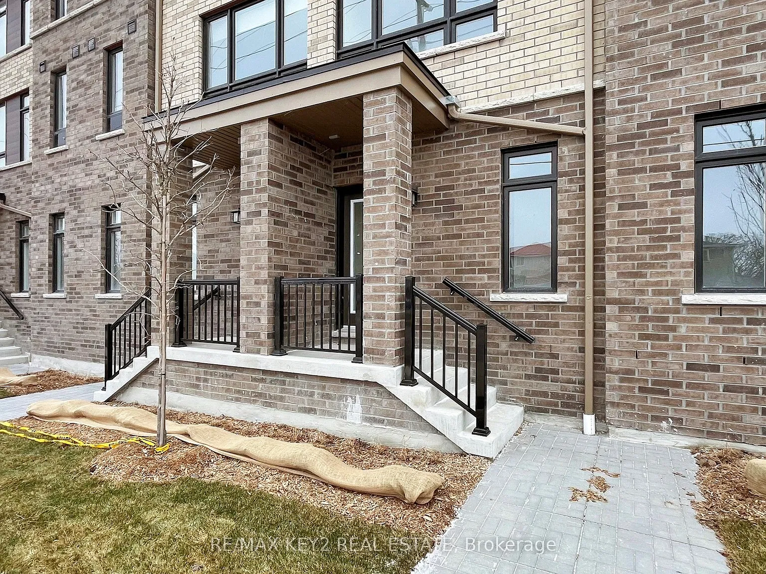 3 bed, $3,095 — Photo 2