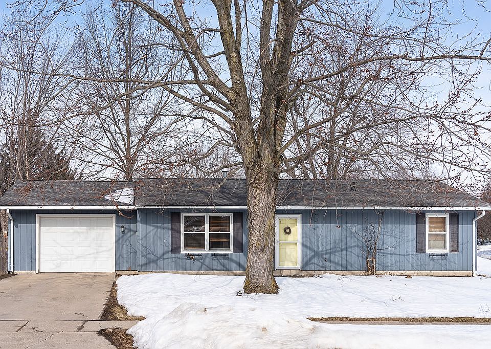 1st image of 45 Dickinson Dr
