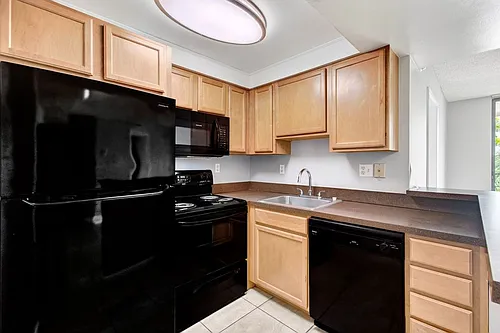 744 Executive Center Dr #23-9-23 Photo 1