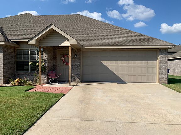2nd image of 3202 SW Deerfield Blvd #1