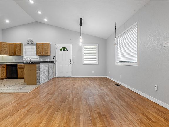 4th image of 511 E Gordon Ave