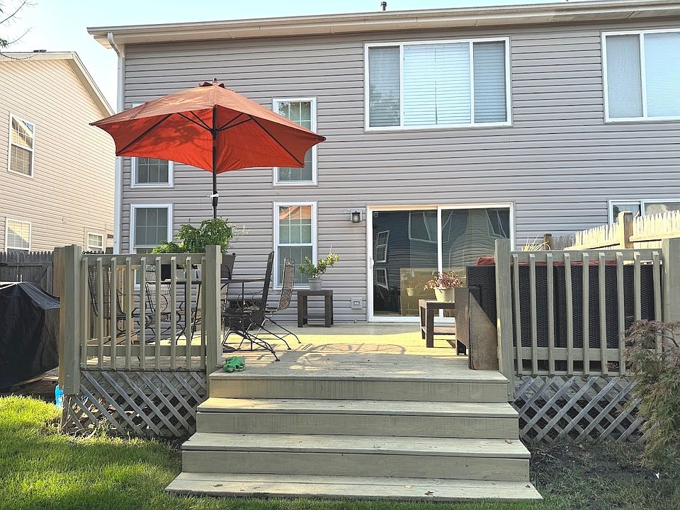 2nd image of 1325 Derby Ln
