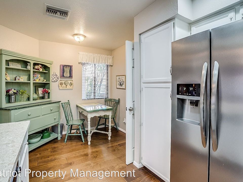 1st image of 945 N Pasadena St #124
