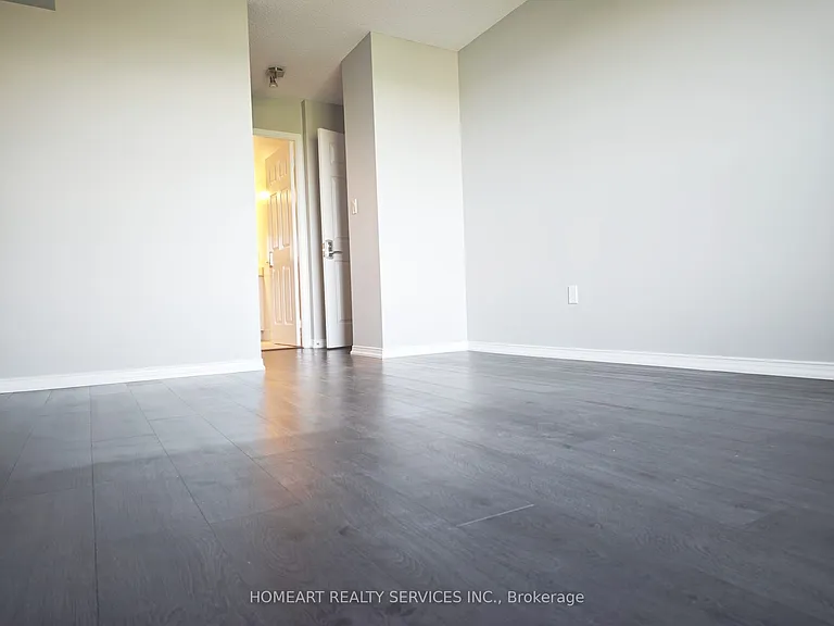 28 Pemberton Ave #1007 — Photo 9