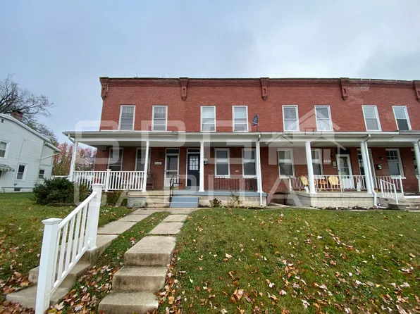 323 Pine St, Hanover, PA 17331